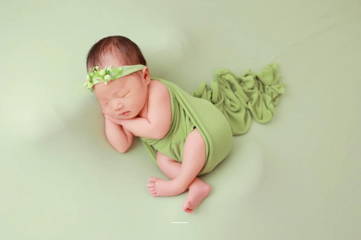 昭通宝宝边吃边拉正常吗